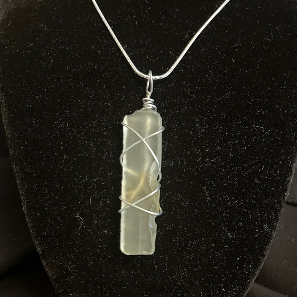 Handcrafted New England Sea Glass Pendant Necklace - Pale Green - Unbranded